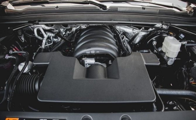Двигатель– безнаддувный 5.3L V8 семейства EcoTec3 с непосредственным впрыском