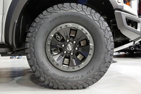 Фото колесных дисков Ford F-150 Raptor.