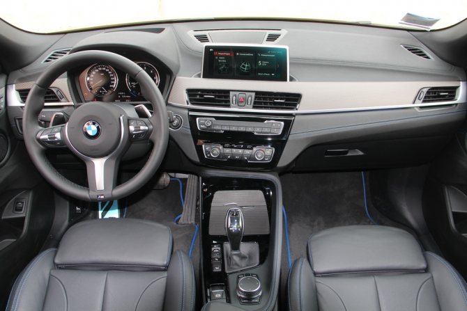 Интерьер BMW X2