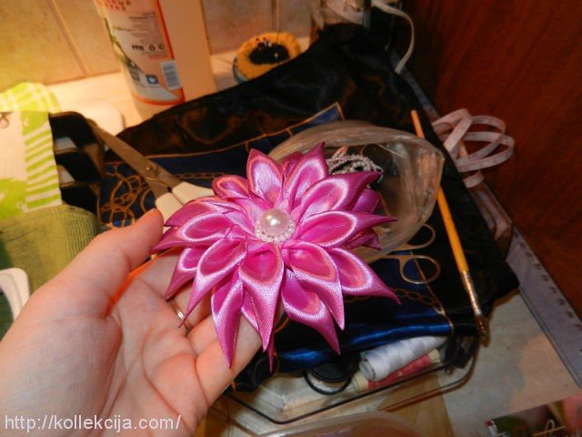 Как сделать цветочек из ленты мастер класс