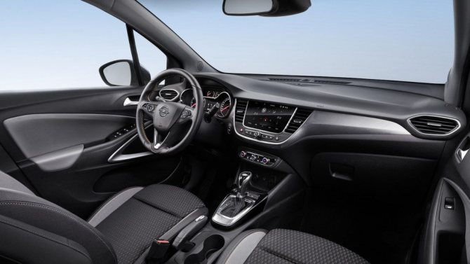 Opel Crossland X 2017 представлен официально