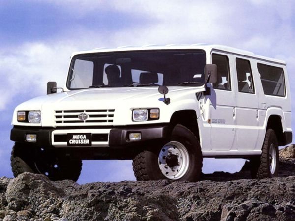 Toyota Mega Cruiser изначально сконструирован для военных нужд