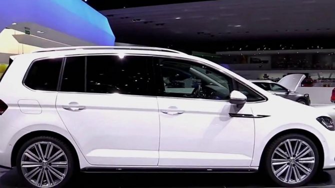 Volkswagen Touran 2019 авто